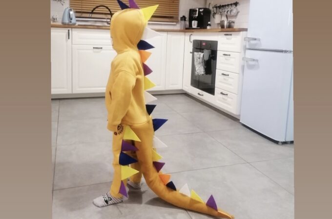 DIY strój karnawałowy: kostium dinozaura